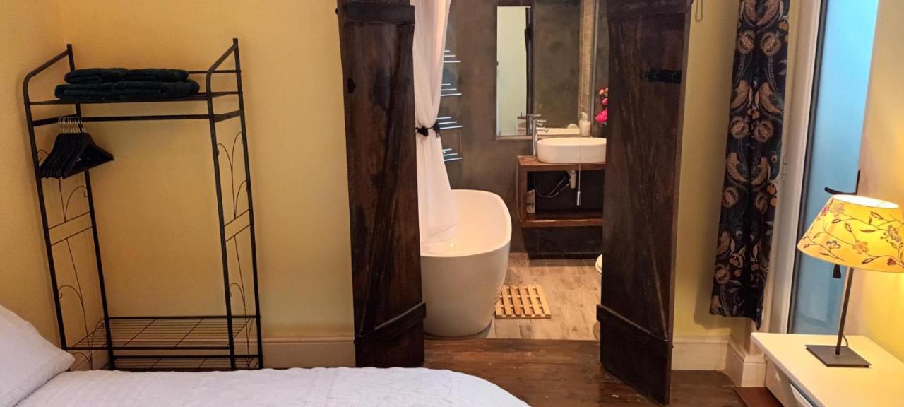 Room With Luxury Private Bathroom & Independent Entrance Near Tube Londres Extérieur photo