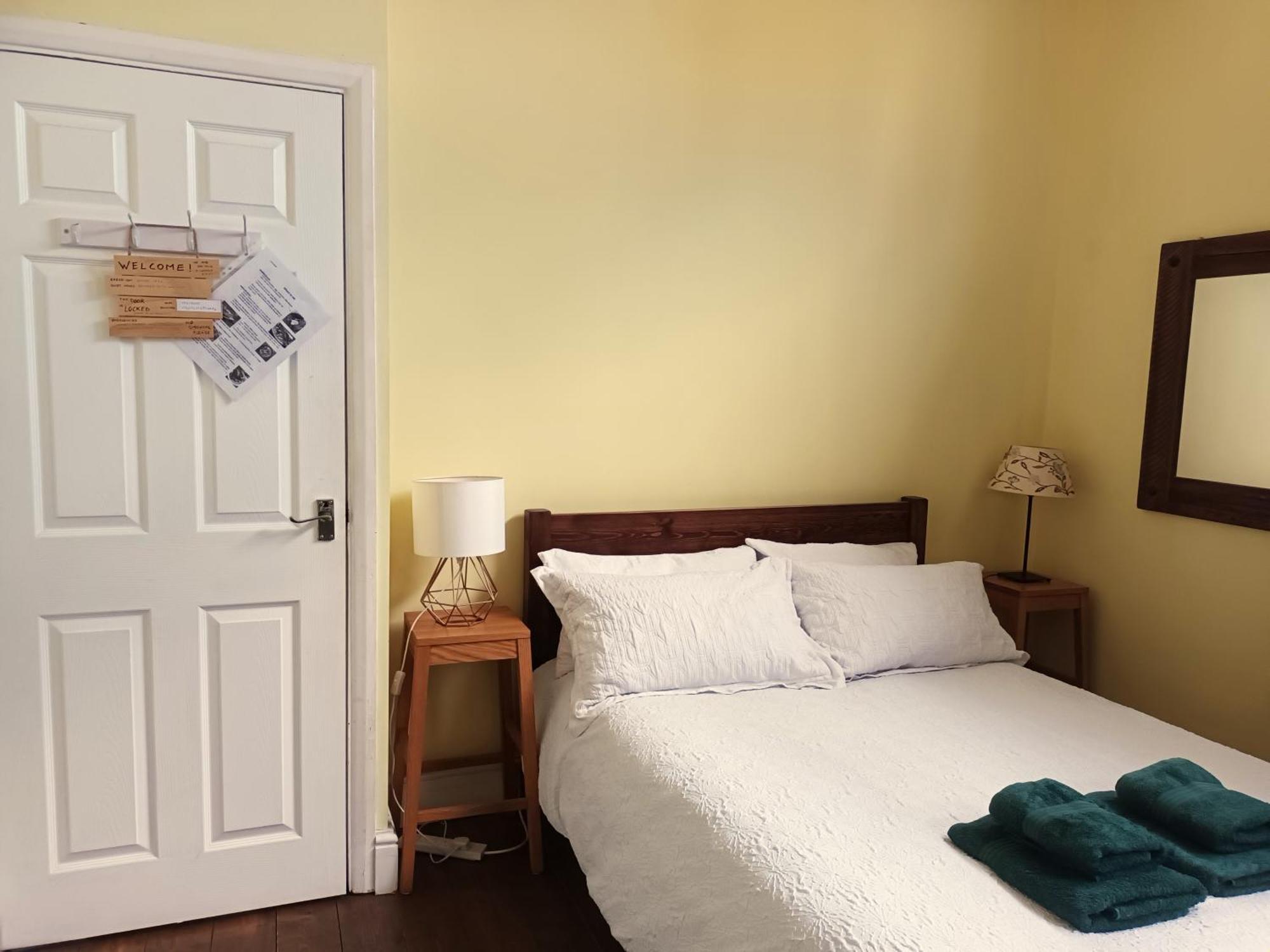 Room With Luxury Private Bathroom & Independent Entrance Near Tube Londres Extérieur photo